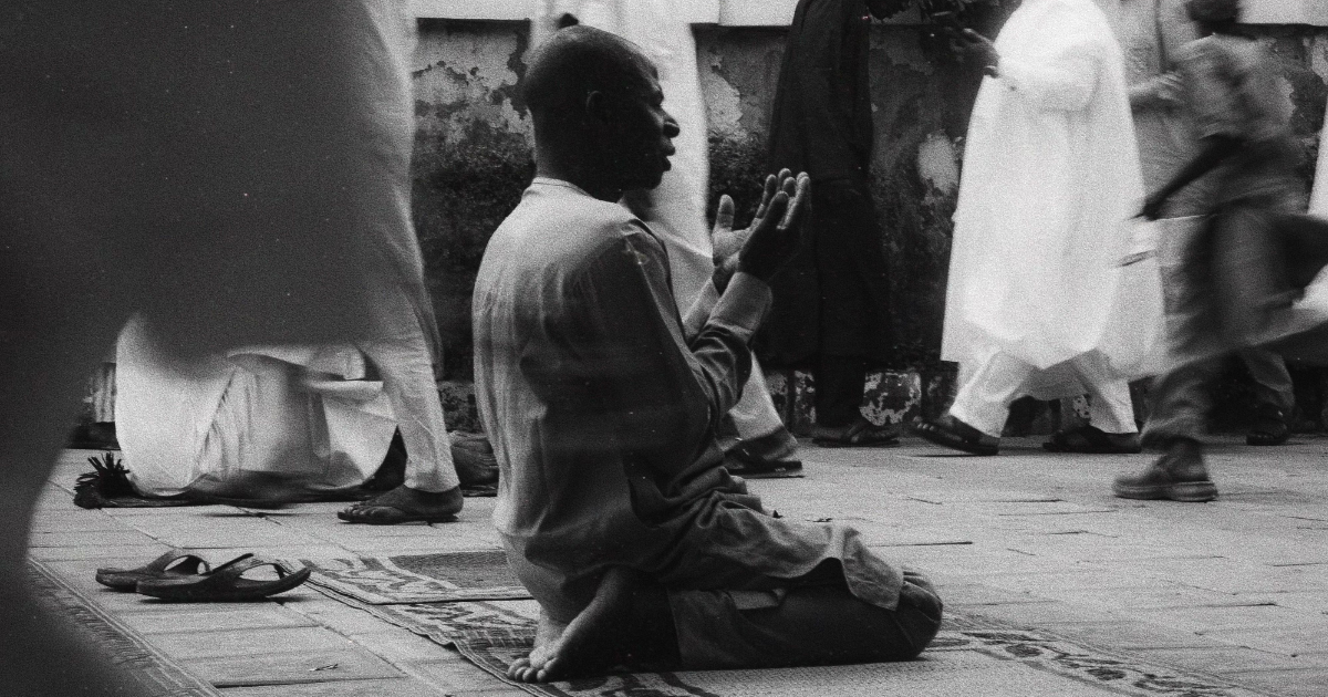 What the Muezzin Taught Me About Line Breaks | Ibraheem Uthman | Creative Non-Fiction